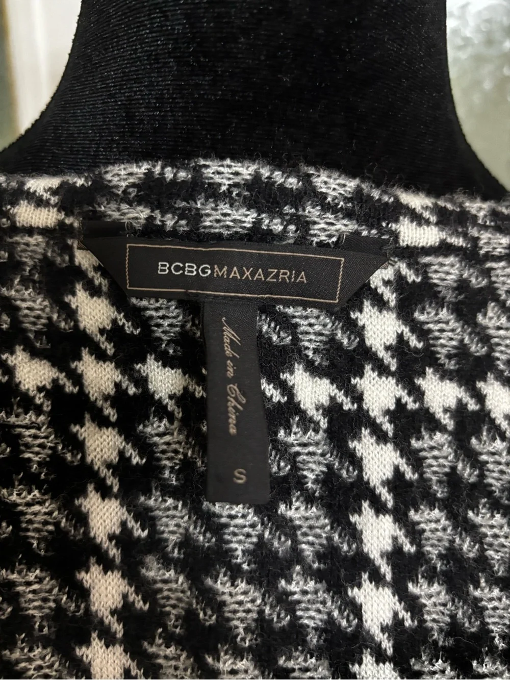 BCBGMaxAzria chic houndstooth